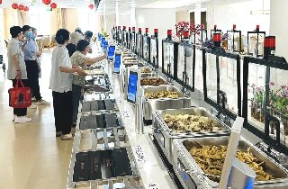 燕達養護中心推出“智慧營養餐廳”，為長輩健康飲食添彩賦能！